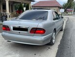 Mercedes E 280-6