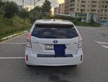 Toyota Prius V-2