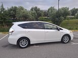Toyota Prius V-3