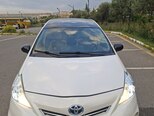 Toyota Prius V-9