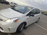 Toyota Prius V-10
