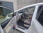 Toyota Prius V-16