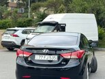 Hyundai Elantra-4