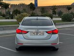 Hyundai Elantra-4