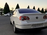 Volkswagen Passat-11