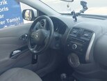 Nissan Sunny-11