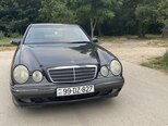 Mercedes E 220-1