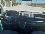 Volkswagen Caravelle-6