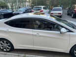 Hyundai Elantra-4