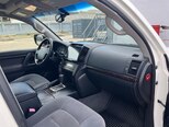 Toyota Land Cruiser-7