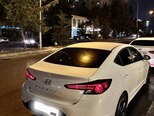 Hyundai Elantra-4