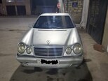 Mercedes E 230-1