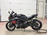 Honda CBR650R-3