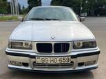 BMW 320-1