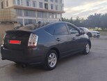 Toyota Prius-12