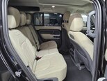 Land Rover Defender-10