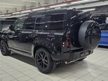 Land Rover Defender-7