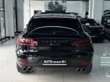 Porsche Macan S-5
