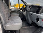 Ford Transit-12