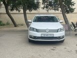 Volkswagen Passat-1