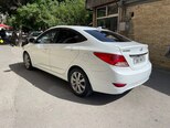 Hyundai Accent-12
