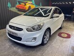 Hyundai Accent-11