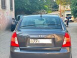 Hyundai Accent-2