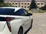 Toyota Prius-5