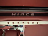 Toyota HiAce-15