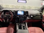 Toyota HiAce-13