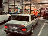 Mercedes 220 E-2