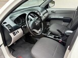 Mitsubishi L200-11