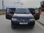 Mitsubishi L200-17