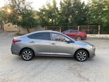 Hyundai Accent-5