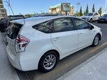 Toyota Prius V-7