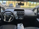 Toyota Prius V-13