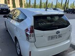 Toyota Prius V-10