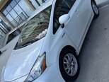 Toyota Prius V-4