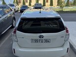 Toyota Prius V-9