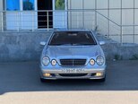 Mercedes E 270-1