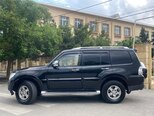 Mitsubishi Pajero-7