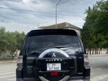 Mitsubishi Pajero-5