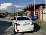 Hyundai Accent-2