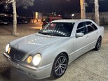 Mercedes E 240-11