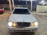 Mercedes E 240-1