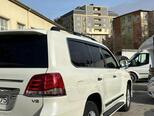 Toyota Land Cruiser-7