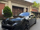 BMW i5-1