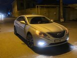 Hyundai Sonata-12