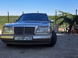Mercedes E 220-1