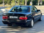 Mercedes E 230-11